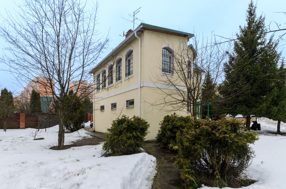 Здание нашего центра