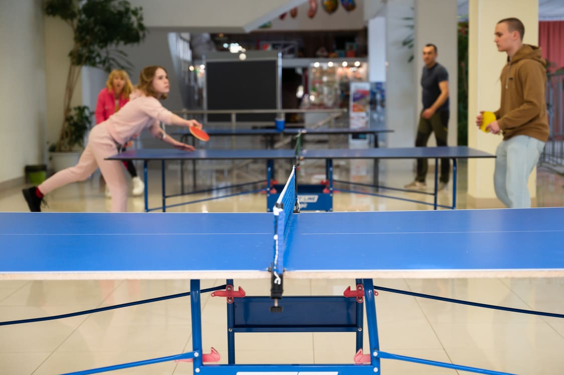 Игра в настольный теннис