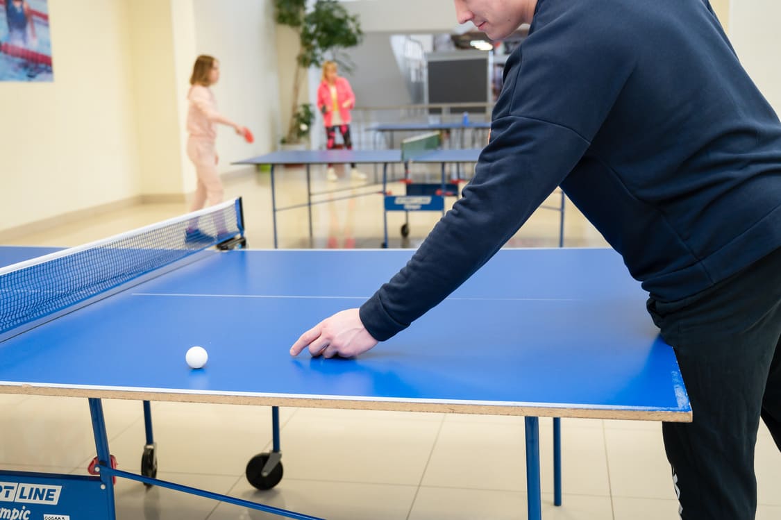 Игра в настольный теннис